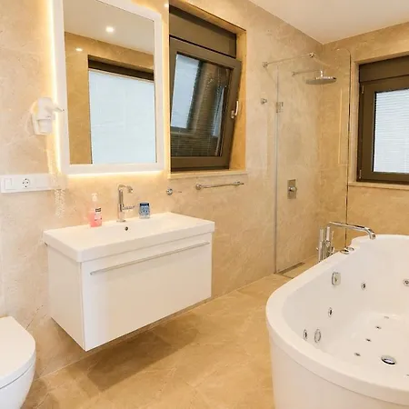 Ayışığı Daire *